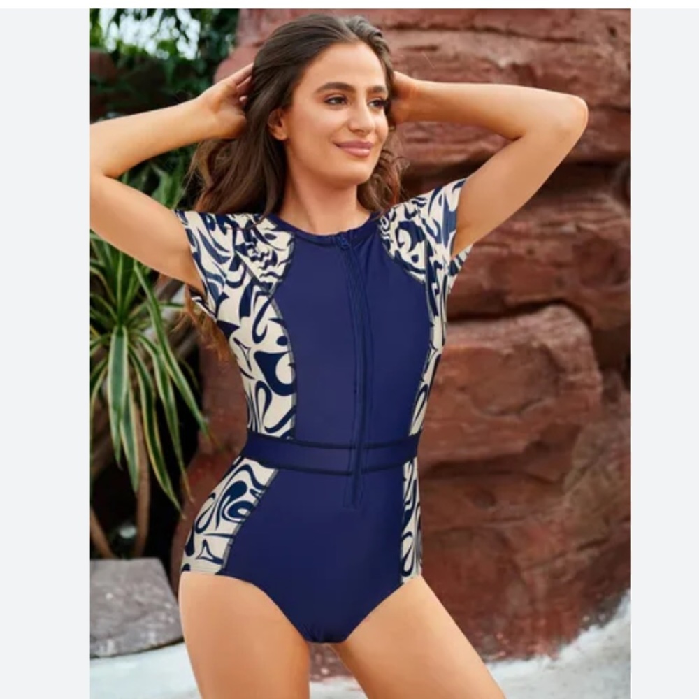 GRACE KARIN Women's
Swimwear Rash Guard
Short Sleeves Zip Front - Large